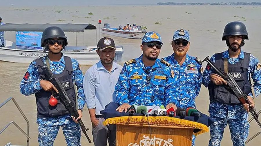 চাঁদপুরে মা ইলিশ রক্ষায় কোস্ট গার্ডের অভিযান