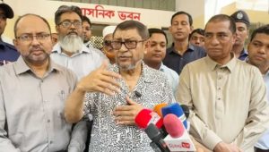 পটিয়া স্বাস্থ্য কমপ্লেক্স পরিদর্শনে স্বাস্থ্যমন্ত্রী, উন্নীতের ঘোষণা