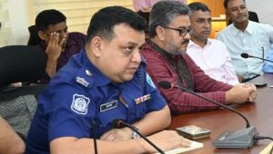 ফেসবুকে পোস্ট নয়, থানায় অভিযোগ দিন: কুমিল্লার এসপি