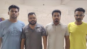 ৪ আ.লীগ নেতাকে আটকে নির্যাতন, টাকা নিয়ে পুলিশে দিলেন বিএনপি নেতা