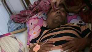 চাঁদা না পেয়ে শিক্ষককে হত্যার উদ্দেশ্যে হাতুড়িপেটার অভিযোগ