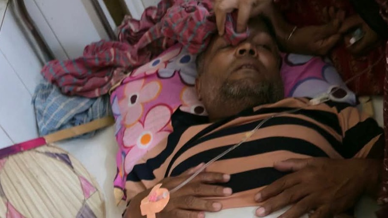 চাঁদা না পেয়ে শিক্ষককে হত্যার উদ্দেশ্যে হাতুড়িপেটার অভিযোগ