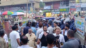 কুষ্টিয়ায় এনসিপির বিক্ষোভে পুলিশের বাধার অভিযোগ
