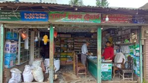 লক্ষ্মীপুরে সারের ৫৭ ডিলারের ৪৫ জনই বিএনপির, বাদ পুরোনো ব্যবসায়ীরা
