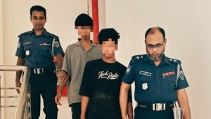 ‘মাদকসেবী’ অপবাদ দিয়ে রিকশাচালককে হত্যায় ২ কিশোর গ্রেপ্তার