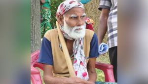 বয়স্কভাতার কথা বলে ৮৫ বছরের বৃদ্ধের জমি লিখে নেওয়ার অভিযোগ