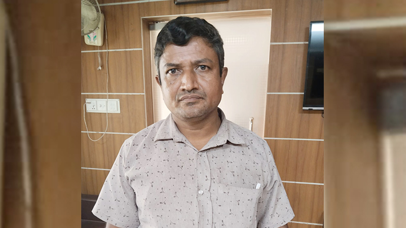 শিক্ষক দিবসের র‍্যালির ব্যানারে শেখ হাসিনার নাম, প্রধান শিক্ষক গ্রেপ্তার