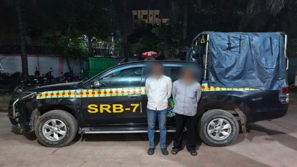 ৮০ লাখ টাকার কাপড় ছিনতাইয়ের ঘটনায় চট্টগ্রামে গ্রেপ্তার ২