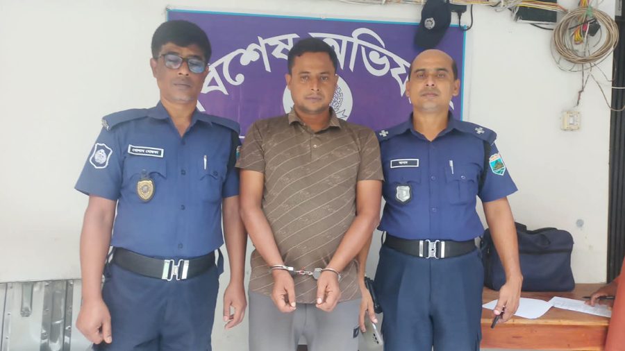 পাত্রী দেখার কথা বলে ডেকে অশ্লীল ভিডিও ধারণ ও চাঁদা দাবি, গ্রেপ্তার ১