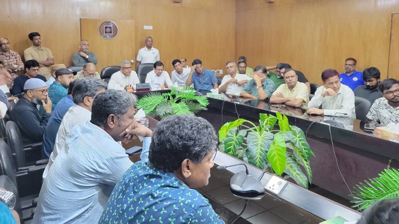 রাবিতে সাংবাদিকদের ওপর হামলা: হল প্রাধ্যক্ষকে অব্যাহতি