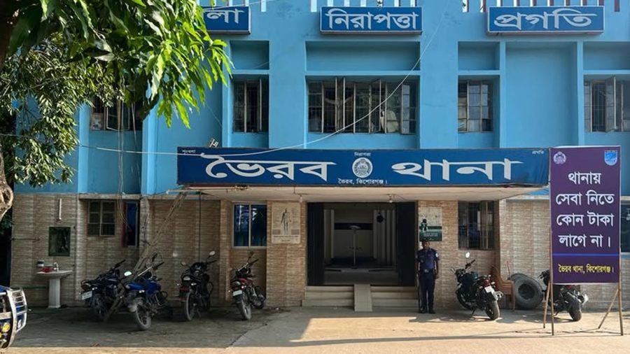 জমি সংক্রান্ত বিরোধে ভাতিজাদের মারধরে চাচী নিহতের অভিযোগ