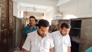 রানওয়েতে জুতার ভেতর স্বর্ণ: দুই বিমানকর্মীর রিমান্ড