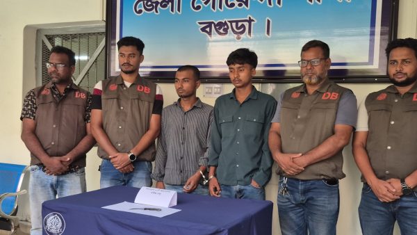 ফেসবুকে অস্ত্র উঁচিয়ে ভিডিও, বগুড়ায় গ্রেপ্তার ২