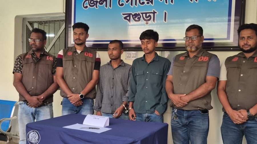 ফেসবুকে অস্ত্র উঁচিয়ে ভিডিও, বগুড়ায় গ্রেপ্তার ২