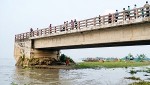 পদ্মায় তলিয়ে গেল ৮ কোটি টাকার সেতু