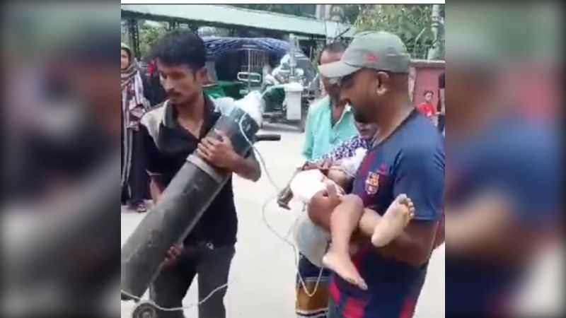 মেডিকেলে ট্রলির টাকা না দেওয়ায় ভোগান্তি, শিশু মৃত্যুর অভিযোগ