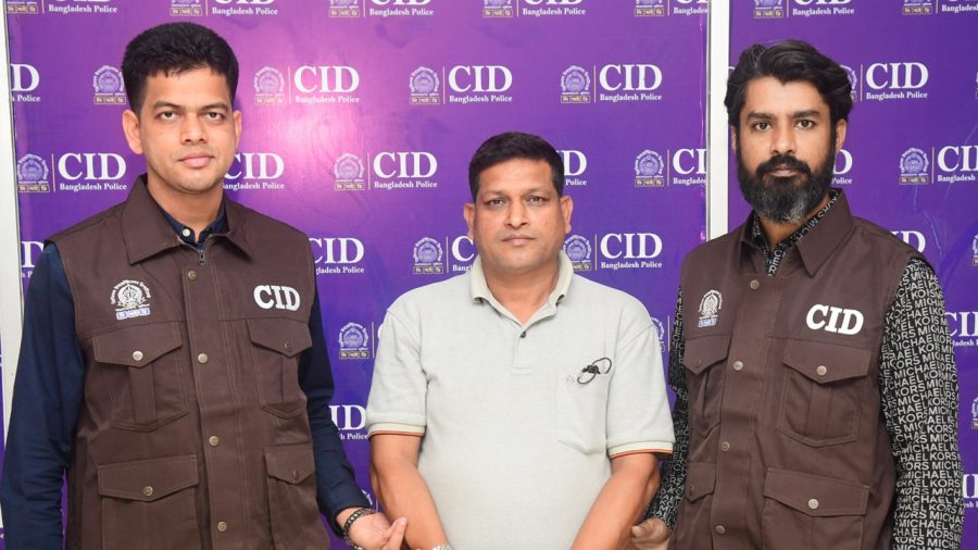 ওয়ার্ক পারমিটের নামে মুক্তিপণ আদায়, গ্রেপ্তার ১