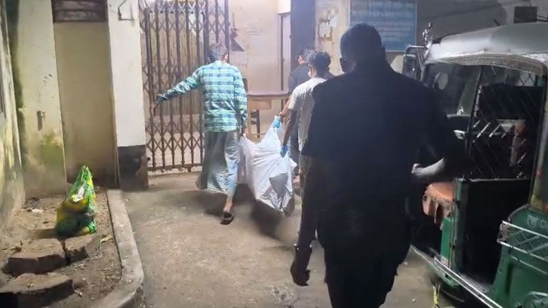 কক্সবাজারে হোটেল কক্ষের বাথরুমে গৃহবধূর গলাকাটা মরদেহ উদ্ধার 
