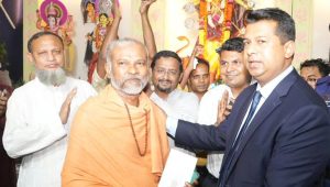 বাঁশখালীর প্রত্যন্ত পূজামণ্ডপে নিরাপত্তার আশ্বাস ডিসির