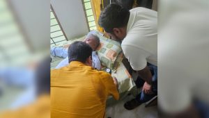 চুয়েটে অবরুদ্ধ উপাচার্যের দুই দফায় স্বাস্থ্য পরীক্ষা