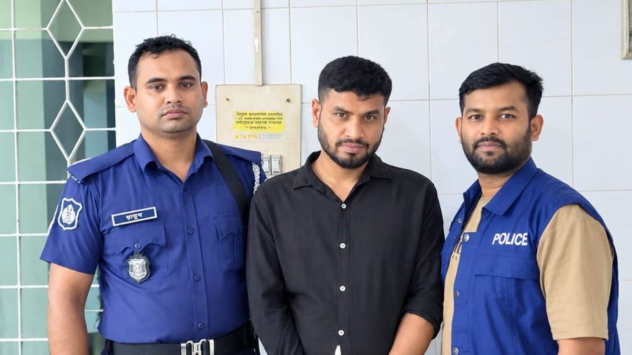 সাভারে পুলিশ কর্মকর্তা পরিচয়ে প্রতারণায় গ্রেপ্তার ১