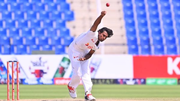 হাসানের হ্যাটট্রিক, শেষদিকে নড়বড়ে ব্যাটিং বাংলাদেশের