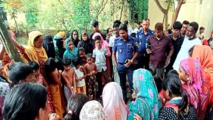 বাবার লাঠির আঘাতে মায়ের কোলেই প্রাণ গেল শিশুর