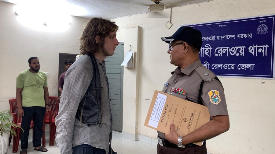 চুরি যাওয়া ল্যাপটপ পাননি জার্মান পর্যটক, রাজশাহী থেকে ফিরলেন ঢাকা