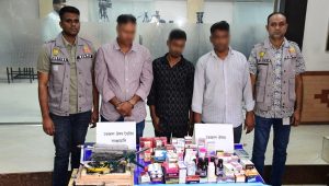 মোহাম্মদপুরে ভেজাল ঔষধ ও তৈরির সরঞ্জামসহ গ্রেপ্তার ৩
