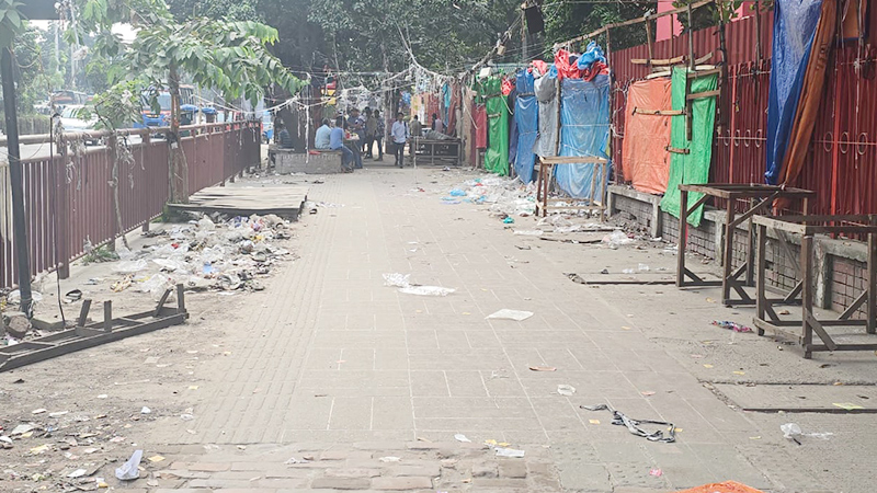 ফুটপাত ফাঁকা, সড়কে সংঘর্ষের রেশ