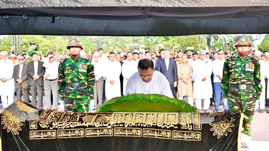 বীর মুক্তিযোদ্ধা আব্দুল হাইয়ের জানাজায় প্রধানমন্ত্রী