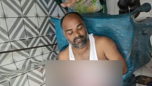 খুলনায় ছিনতাইকারীদের কোপে পুলিশ সদস্য আহত