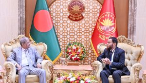 রাষ্ট্রপতির সঙ্গে গাজীপুর কৃষি বিশ্ববিদ্যালয়ের উপাচার্যের সাক্ষাৎ