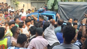 মাদ্রাসা শিক্ষককে গণপিটুনি, উদ্ধারে গিয়ে আহত ৩ পুলিশ