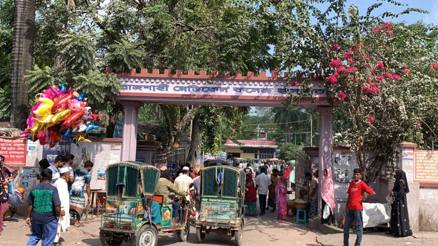 ৫ দফা দাবিতে রামেকে ইন্টার্ন চিকিৎসকদের কর্মবিরতি
