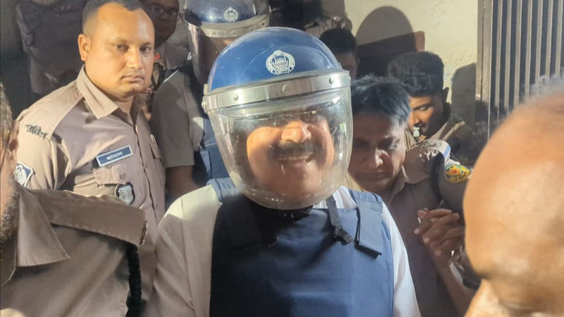 দুদকের নতুন মামলায় গ্রেপ্তার দেখানো হলো শাজাহান খান ও তার ছেলেকে