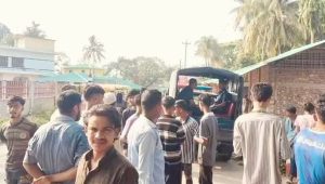 টেকনাফে দুই পক্ষের গোলাগুলি, আহত ২