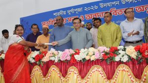 চট্টগ্রামের বন্দরের চুক্তিকে ‘দেশ বিক্রির চুক্তি’ বলা অমূলক: বাণিজ্যমন্ত্রী
