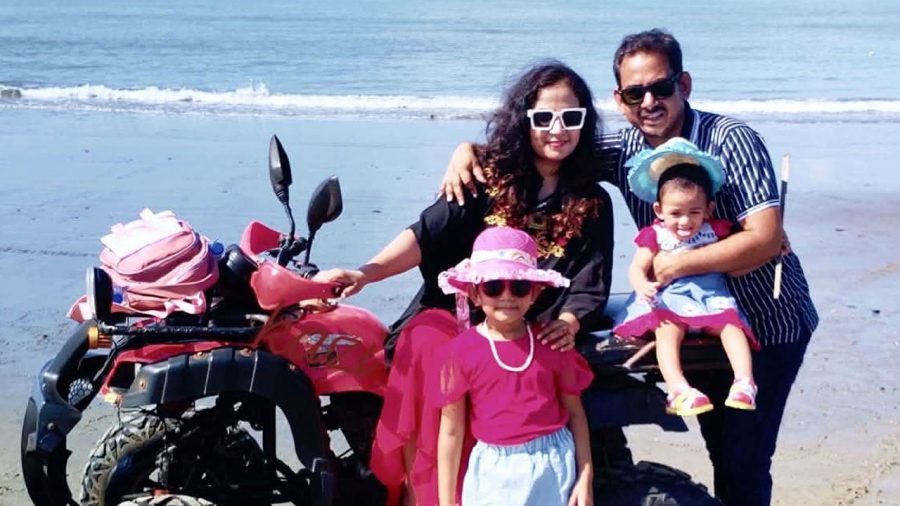 ‘সীবিচে আছি, বাচ্চারা খেলছে’, বাবাকে শেষ ফোনে বলেছিলেন নাহিদ