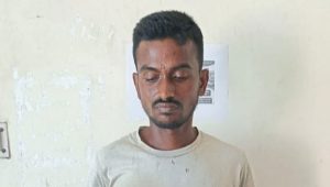 নেশার টাকা না পেয়ে মাকে গলা কেটে হত্যা, অভিযুক্ত ছেলে আটক