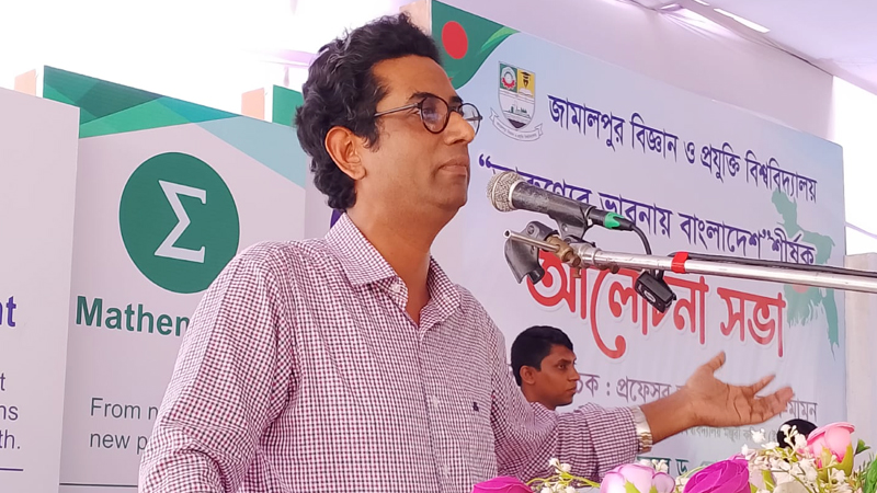 ২০ বছরের আগের শিট দেখে পড়ানো উচিত নয়: ইউজিসি সদস্য