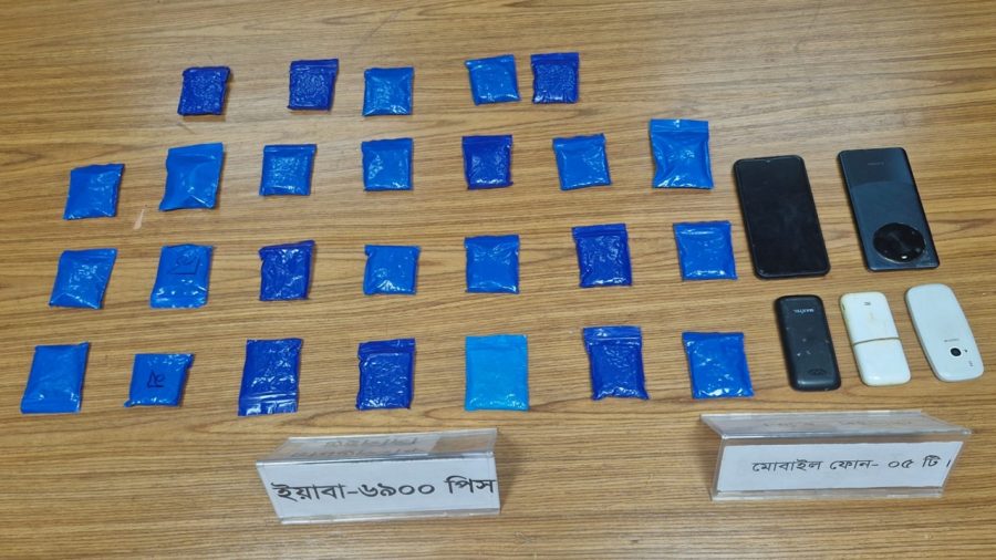 রাজধানীতে ৬৯০০ পিস ইয়াবাসহ গ্রেপ্তার ৫